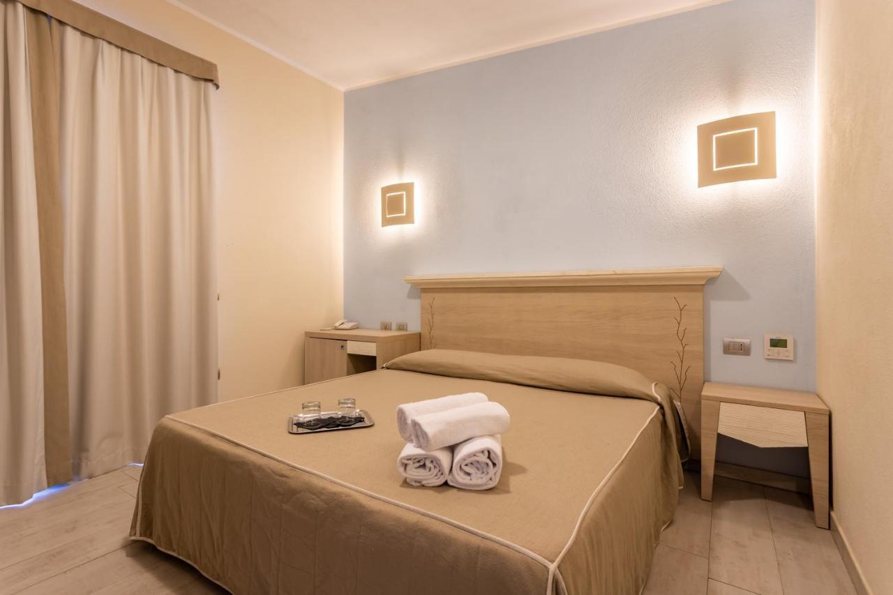Hotel Belvir Villasimius Exterior photo